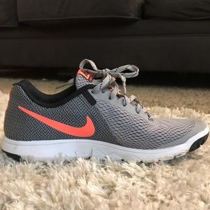 Nike running shoes 9.5